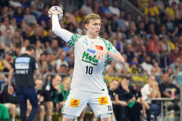24 05 2026, xgox, Handball Daikin HBL Rhein Neckar Löwen SC Magdeburg emspor, v l Gisli Thorgeir Kristjansson Magdeburg, 10 am Ball, plays the ball Mannheim