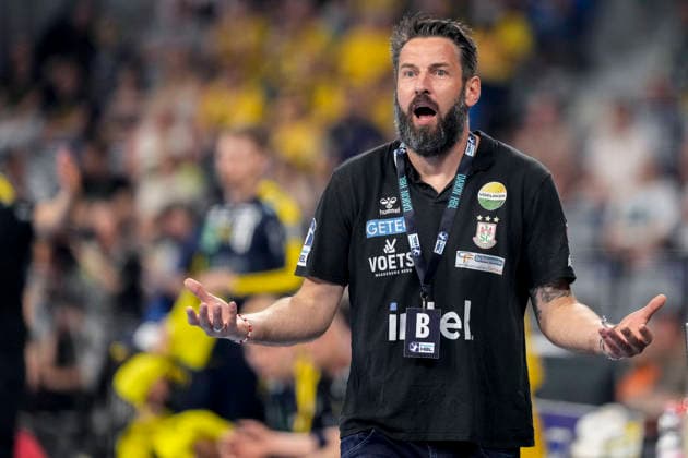 Bennet Wiegert coach, head coach, SCM , gives instructions, gestures, gesturing with arms, single picture, single photo, action, action, 24 05 2026, Mannheim Germany , Handball, Bundesliga, Rhein Neckar Löwen SC Magdeburg xozx