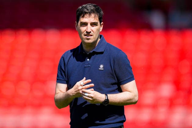 Premier League: Nottingham Forest v Bournemouth Andoni Iraola manager of Bournemouth inspects the pitch prior to kick off during the Premier League match Nottingham Forest vs Bournemouth at City Ground, Nottingham, United Kingdom on 24 May 2026 (Photo by Maynard Manyowa News Images) Nottingham City Ground Nottinghamshire United Kingdom Copyright: xMaynardxManyowa NewsxImagesx