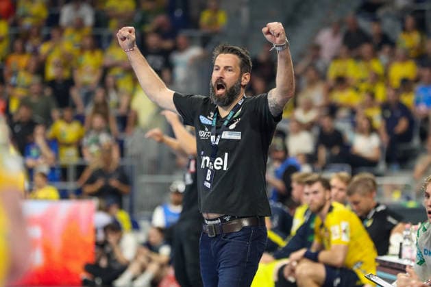 24 05 2026, xgox, Handball Daikin HBL Rhein Neckar Löwen SC Magdeburg emspor, v l Bennet Wiegert Magdeburg, coach jubilation, goal celebration, celebrate the goal, celebration Mannheim