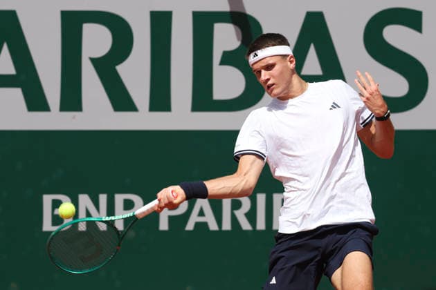 TENNIS : Roland Garros 2026 - 24 05 2026 Titouan Droguet (FRA) Vs Jakub Mensik (CZE) ParisFrance  Copyright: xMichaelxBaucherx