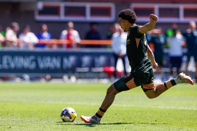 2026-05-24 AFC Ajax v FC Utrecht - Dutch Eredivisie Play-Offs VOLENDAM, NETHERLANDS - MAY 24: Adrian Blake of FC Utrecht shoots at goal during the Dutch Eredivisie Play-Offs match between AFC Ajax and FC Utrecht at Kras Stadion on May 24, 2026 in Volendam, Netherlands. Volendam Kras Stadion Netherlands Content not available for redistribution in The Netherlands directly or indirectly through any third parties. Copyright: xBenxGalx