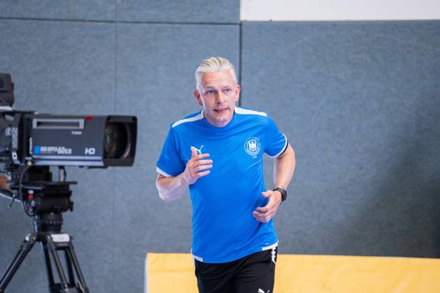 HSG Blomberg Lippe GER vs Borussia Dortmund GER Handball, 1 Handball Bundesliga Women, Final, Match 2, 24 5 2026, Season 2025 2026, Blomberg Robert Schulze Referee at the warm-up Blomberg Sporthalle an der Ulmenallee Germany