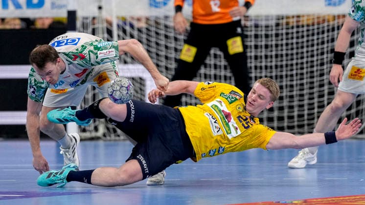 v li Felix Claar SCM, 7 , Haukur Thrastarson RNL, 25 , duel, duel, tackle, tackling, dynamics, action, action, 24 05 2026, Mannheim Germany , Handball, Bundesliga, Rhein Neckar Löwen SC Magdeburg xozx