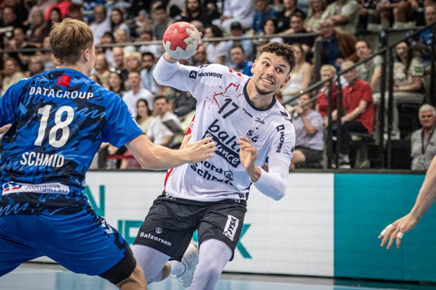Marko Grgic SG Flensburg Handewitt, 17 vs Linus Schmid TVB Stuttgart, 18 , li GER, TVB Stuttgart SG Flensburg Handewitt, DAIKIN HBL, Handball, Bundesliga, 32 Matchday, Season 2025 2026, 24 05 2026 GER, TVB Stuttgart SG Flensburg Handewitt, DAIKIN HBL, Handball, Bundesliga, 32 Matchday, Season 2025 2026, 24 05 2026 Stuttgart Copyright: xSandyxDinkelackerx EP_SDR