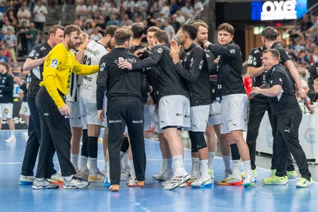 The THW Kiel team motivates itself once again before the start of the match Bergischer HC vs THW KIel, Handball, DAIKIN HBL, Matchday 32, Season 2025 2026, 24 05 2026 Bergischer HC vs THW Kiel, Handball, DAIKIN HBL, Matchday 32, Season 2025 2026, 24 05 2026 Duesseldorf Copyright: xEibner-Pressefoto ThomasxHaeslerx EP_THR