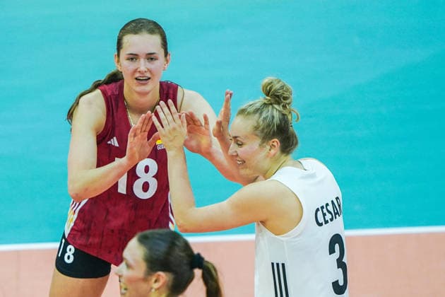 2026-05-24 Netherlands v Germany - Four Nations Cup APELDOORN, NETHERLANDS - MAY 24: Leana Grozer of Germany, Annie Cesar of Germany during the Four Nations Cup match between Netherlands and Germany at Omnisport on May 24, 2026 in Apeldoorn, Netherlands. Apeldoorn Omnisport Netherlands Content not available for redistribution in The Netherlands directly or indirectly through any third parties. Copyright: xAndrexWeeningx