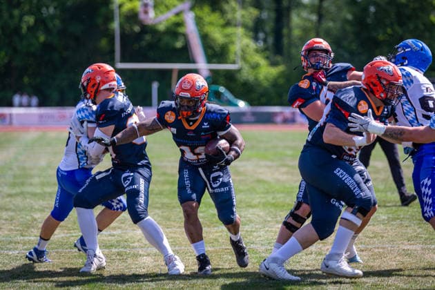 Sport Bilder des Tages Touchdown Lennies Mcferren (ifm Razorbacks Ravensburg, 11 Running Back) ifm Razorbacks Ravensburg vs Allgäu Comets, American Football, German Football League, Week 3, 2026, 24.05.2026, Weingarten TeleData Stadion am Lindenhof Baden Württemberg Germany Copyright: xFootxBowl SebastianxJustx