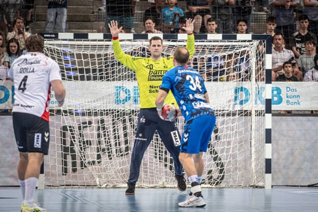 Kevin Moller SG Flensburg Handewitt, 20 vs Kai Haefner TVB Stuttgart, 34 GER, TVB Stuttgart SG Flensburg Handewitt, DAIKIN HBL, Handball, Bundesliga, 32 Matchday, Season 2025 2026, 24 05 2026 GER, TVB Stuttgart SG Flensburg Handewitt, DAIKIN HBL, Handball, Bundesliga, 32 Matchday, Season 2025 2026, 24 05 2026 Stuttgart Copyright: xSandyxDinkelackerx EP_SDR