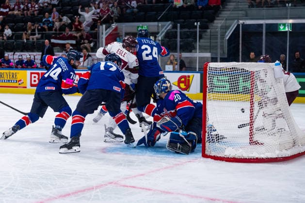ZURICH, SWITZERLAND - MAY 24: Chance for Latvian Team against Great Britainx during the Preliminary Round - Group A Match 43 between Great Britain and Latvia at the IIHF Ice hockey, Eishockey World Championship, WM, Weltmeisterschaft 2026, Swiss Life Arena on May 24, 2026 in Zurich, Switzerland. Zurich Switzerland Copyright: xTimoxSteinx