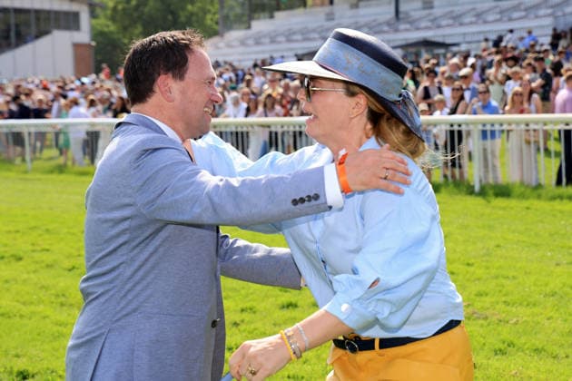 24 05 2026, Hoppegarten, Brandenburg, GER Trainer Andreas Suborics cheers with owner Nicole Safarowsky after Gua Lipas victory in the Diana Trial Galopprennbahn Hoppegarten 260524D716HOPPEGARTEN JPG