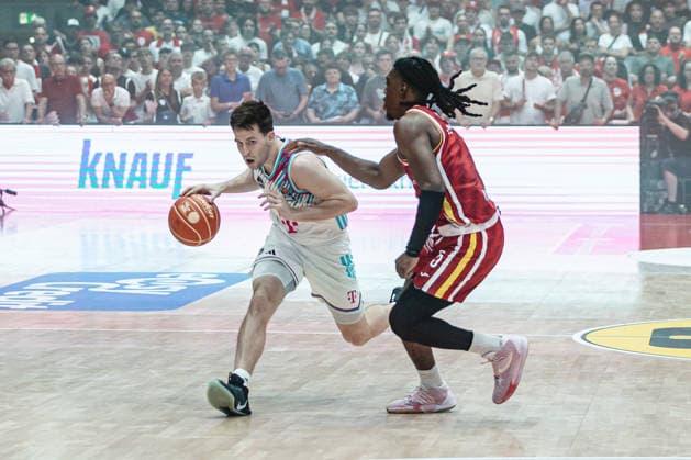easyCredit Basketball Bundesliga, 4 Playoff Quarterfinals Fitness First Baskets Würzburg vs Telekom Baskets Bonn, 24 05 2026 Grayson Murphy Telekom Baskets Bonn 7 and Marcus Carr Würzburg 5 easyCredit Basketball Bundesliga, 4 Playoff Quarterfinals Fitness First Baskets Würzburg vs Telekom Baskets Bonn, 24 05 2026, Tectake Arena Würzburg Copyright: xBEAUTIFULxSPORTS Derixx