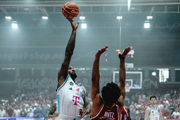 easyCredit Basketball Bundesliga, 4 Playoff Quarterfinals Fitness First Baskets Würzburg vs Telekom Baskets Bonn, 24 05 2026 Jeff Garrett Jr Telekom Baskets Bonn 4 shooting the basket easyCredit Basketball Bundesliga, 4 Playoff Quarterfinals Fitness First Baskets Würzburg vs Telekom Baskets Bonn, 24 05 2026, Tectake Arena Würzburg Copyright: xBEAUTIFULxSPORTS Derixx