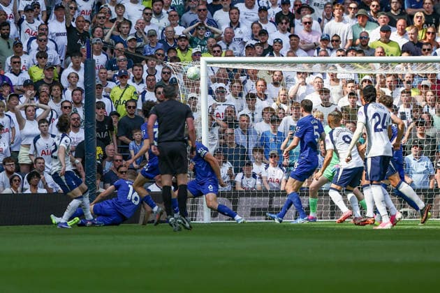 Tottenham Hotspur v Everton, Premier League Conor Gallagher of Tottenham Hotspur hits the post during the Tottenham Hotspur v Everton Premier League match at the Tottenham Hotspur Stadium, London, England on 24 May 2026 Credit: Ian Stephen Every Second Media Editorial use only. All images are copyright Every Second Media Limited. No images may be reproduced without prior permission. All rights reserved. Premier League and Football League images are subject to licensing agreements with Football DataCo Limited. see https: www.football-dataco.com Copyright: xIMAGO EveryxSecondxMediax ESM-2009-0016 IanxStephenx xEveryxSecondxMediax