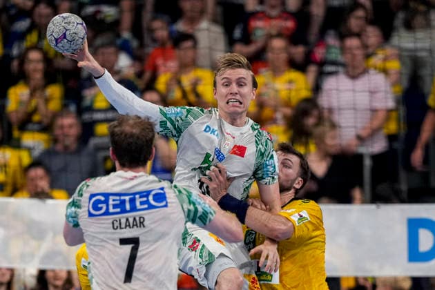 from left Felix Claar SCM, 7 , Gisli Thorgeir Kristjansson SCM, 10 , Steven Plucnar Jacobsen RNL, 9 , duel, duel, tackle, tackling, dynamics, action, action, 24 05 2026, Mannheim Germany , Handball, Bundesliga, Rhein Neckar Löwen SC Magdeburg xozx