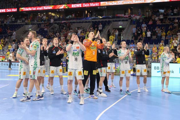 24 05 2026, xtgx, Handball, Daikin HBL, Rhein Neckar Löwen SC Magdeburg v l Magdeburg Cheering about the victory, cheering after the end of the game Mannheim