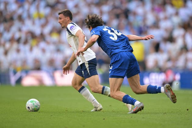 Spurs vs Everton, Premier League Tottenham Hotspur Stadium London.Joao Palhinha of Tottenham Hotspur and Merlin Rohl of Everton during the Spurs vs Everton final match of the 2025 26 Premier League season London Tottenham Hotspur Stadium UK Copyright: xMartinxDaltonx Spurs_vs_Everton_240526_MD_201