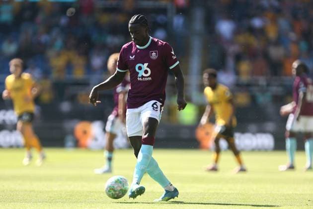 Axel Tuanzebe of Burnley Burnley v Wolverhampton Wanderers, Premier League, Football, Turf Moor, Burnley, UK - 24 May 2026Burnley Turf Moor United Kingdom EDITORIAL USE ONLY No use with unauthorised audio, video, data, fixture lists, club league logos or live services. Online in-match use limited to 120 images, no video emulation. No use in betting, games or single club league player publications.  Copyright: xPhilxOldham Shutterstockx 16889832m