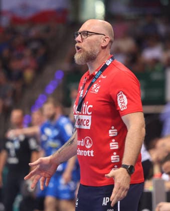 Stuttgart , Handball Daikin Bundesliga TVB Stuttgart vs SG Flensburg Handewitt , Coach Ales Pajovic Flensburg