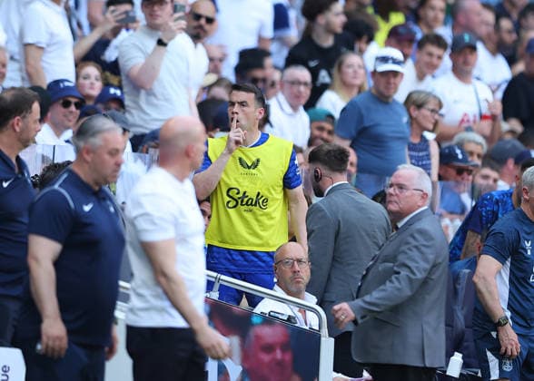24th May 2026; Tottenham Hotspur Stadium, London, England; Premier League Football, Tottenham Hotspur versus Everton; Seamus Coleman of Everton telling someone from the Spur bench to shh during the 1st half JPxFletcher
