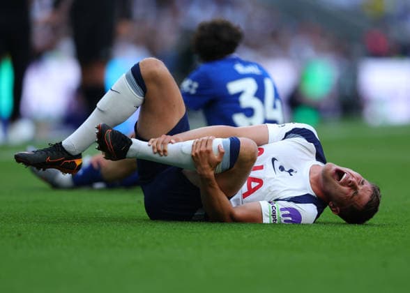 24th May 2026; Tottenham Hotspur Stadium, London, England; Premier League Football, Tottenham Hotspur versus Everton; Micky van de Ven of Tottenham Hotspur in pain after a late tackle from Merlin Rohl of Everton JPxFletcher
