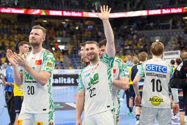 24 05 2026, xgox, Handball Daikin HBL Rhein Neckar Löwen SC Magdeburg emspor, v l Lukas Mertens Magdeburg, 22 Cheering about the victory, cheering after the end of the game Mannheim