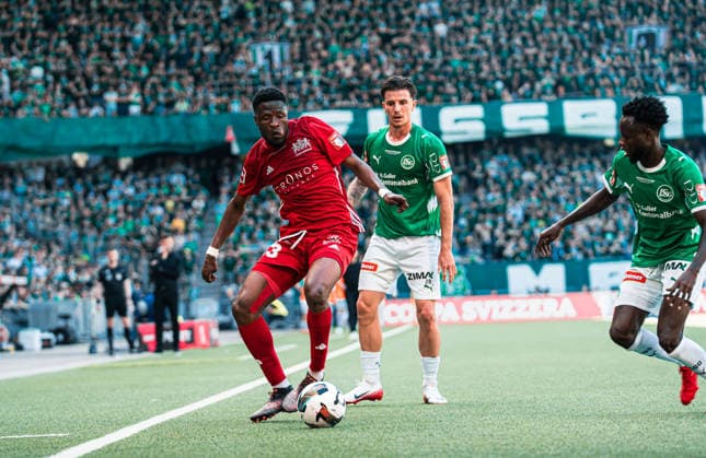 BERN, SWITZERLAND - MAI 24 : Keasse Paul Henri Bah of Stade Lausanne-Ouchy and Aliou Balde of FC St.Gallen in action during the final Switzerland Cup match between FC Stade Lausanne-Ouchy v FC St-Gallen at Stadion Wankdorf Bern on Mai 24th, 2026 in Bern, Switzerland (Photo by Lara Tissières Press Photo)  Copyright: xLaraxTissièresx xSPPx Sportspressphoto_153944