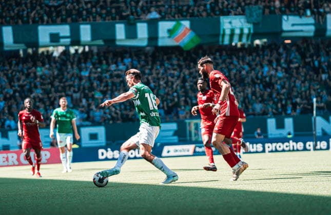 BERN, SWITZERLAND - MAI 24 : Lukas Görtler of FC St.Gallen and Theo Barbet of Stade Lausanne-Ouchy in action during the final Switzerland Cup match between FC Stade Lausanne-Ouchy v FC St-Gallen at Stadion Wankdorf Bern on Mai 24th, 2026 in Bern, Switzerland (Photo by Lara Tissières Press Photo)  Copyright: xLaraxTissièresx xSPPx Sportspressphoto_153951