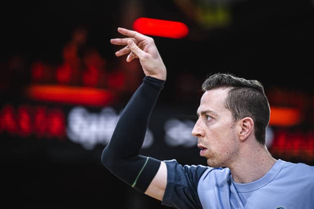 1 Basketball Bundesliga, easyCredit BBL, Season 2025 2026, Men, Playoffs, Quarterfinals, Game 4, 24 05 2026, RASTA Vechta ALBA Berlin Justin Bean 34 ALBA BERLIN before the game Vechta RASTA Dome Lower Saxony Germany