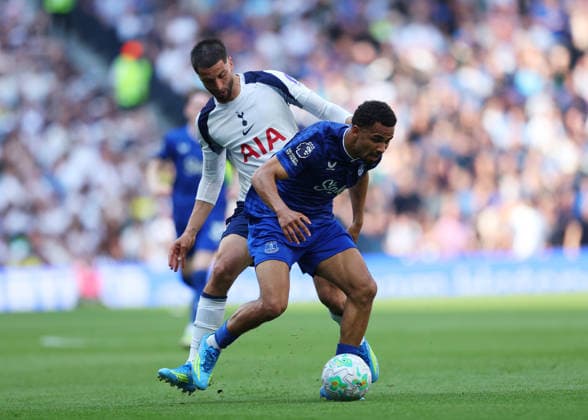 24th May 2026; Tottenham Hotspur Stadium, London, England; Premier League Football, Tottenham Hotspur versus Everton; Iliman Ndiaye of Everton under pressure from Rodrigo Bentancur of Tottenham Hotspur JPxFletcher