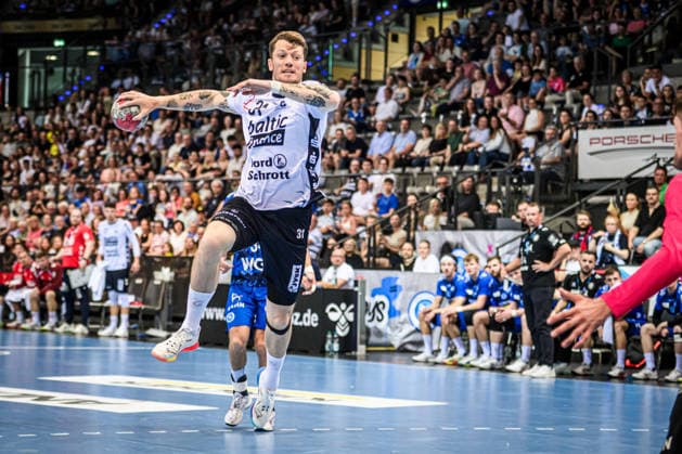 Emil Jakobsen SG Flensburg Handewitt, 31 vs Mateusz Kornecki TVB Stuttgart, 01 GER, TVB Stuttgart SG Flensburg Handewitt, DAIKIN HBL, Handball, Bundesliga, Matchday 32, Season 2025 2026, 24 05 2026 GER, TVB Stuttgart SG Flensburg Handewitt, DAIKIN HBL, Handball, Bundesliga, Matchday 32, Season 2025 2026, 24 05 2026 Stuttgart Copyright: xSandyxDinkelackerx EP_SDR