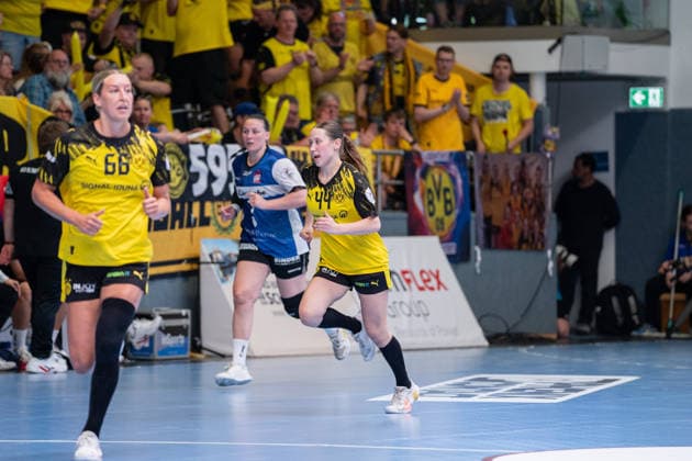 HSG Blomberg Lippe GER vs Borussia Dortmund GER Handball, 1 Handball Bundesliga Women, Final, Game 2, 24 5 2026, Season 2025 2026, Blomberg Lara Egeling Borussia Dortmund, 44 cheers after a goal Blomberg Sporthalle an der Ulmenallee Germany