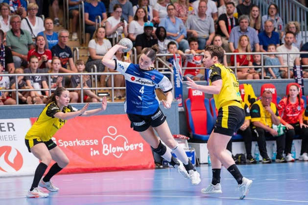 HSG Blomberg Lippe GER vs Borussia Dortmund GER Handball, 1 Handball Bundesliga Women, Final, Game 2, 24 5 2026, Season 2025 2026, Blomberg Andrea Jacobsen HSG Blomberg Lippe, 04 in goal throw Blomberg Sporthalle an der Ulmenallee Germany