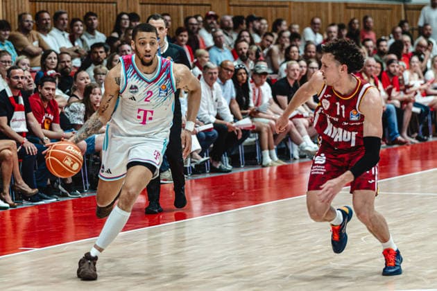 easyCredit Basketball Bundesliga, 4 Playoff Quarterfinals Fitness First Baskets Würzburg vs Telekom Baskets Bonn, 24 05 2026 Alijah Comithier Telekom Baskets Bonn 2 and Brae Ivey Würzburg 11 easyCredit Basketball Bundesliga, 4 Playoff Quarterfinals Fitness First Baskets Würzburg vs Telekom Baskets Bonn, 24 05 2026, Tectake Arena Würzburg Copyright: xBEAUTIFULxSPORTS Derixx