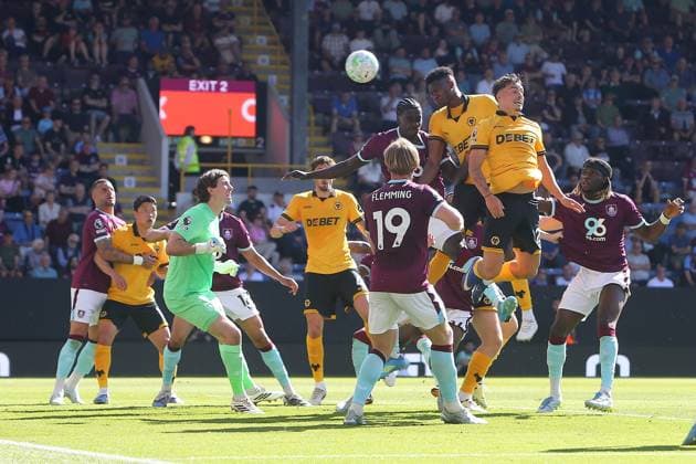 Yerson Mosquera of Wolves heads off target Burnley v Wolverhampton Wanderers, Premier League, Football, Turf Moor, Burnley, UK - 24 May 2026Burnley Turf Moor United Kingdom EDITORIAL USE ONLY No use with unauthorised audio, video, data, fixture lists, club league logos or live services. Online in-match use limited to 120 images, no video emulation. No use in betting, games or single club league player publications.  Copyright: xPhilxOldham Shutterstockx 16889832s