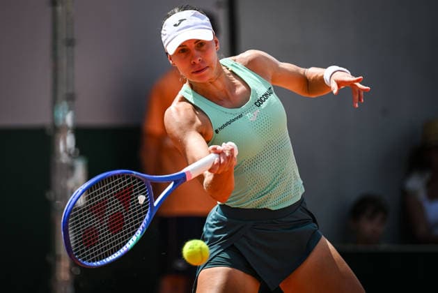 May 24, 2026, Paris, France, France: Magda LINETTE of Poland during the first day of the Roland-Garros 2026, French Open 2026, Grand Slam tennis tournament at Roland-Garros Stadium on May 24, 2026 in Paris, France. Paris France - ZUMAm308 20260524_zsp_m308_019 Copyright: xMatthieuxMirvillex