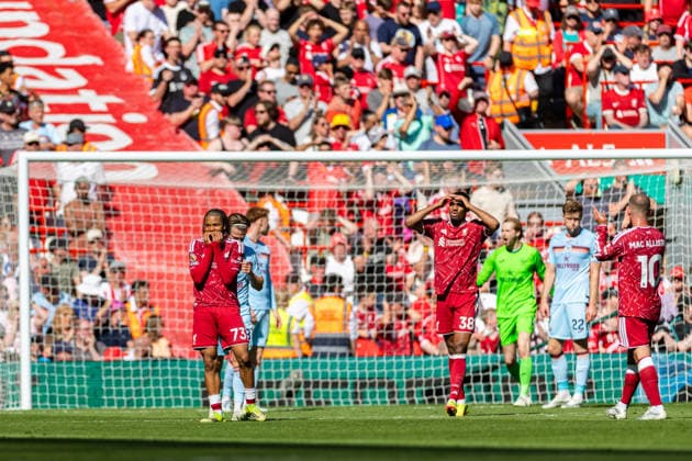 Football - FA Premier League - Liverpool FC v Brentford FC LIVERPOOL, ENGLAND - Sunday, May 24, 2026: Liverpool s Rio Ngumoha (L) and Ryan Gravenberch react during the FA Premier League match between Liverpool FC and Brentford FC at Anfield. (Photo by David Rawcliffe Propaganda) LIVERPOOL Anfield MERSEYSIDE ENGLAND  Copyright: xDavidxRawcliffex P2026-05-24-Liverpool_Brentford-23