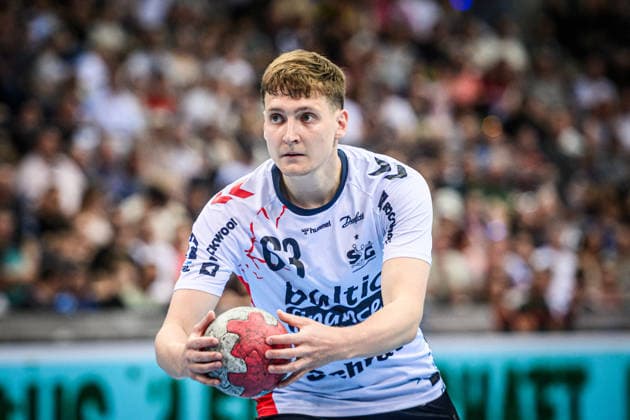 Domen Novak SG Flensburg Handewitt, 63 full concentration at the seven meter GER, TVB Stuttgart SG Flensburg Handewitt, DAIKIN HBL, Handball, Bundesliga, 32 Matchday, Season 2025 2026, 24 05 2026 GER, TVB Stuttgart SG Flensburg Handewitt, DAIKIN HBL, Handball, Bundesliga, 32 Matchday, Season 2025 2026, 24 05 2026 Stuttgart Copyright: xSandyxDinkelackerx EP_SDR
