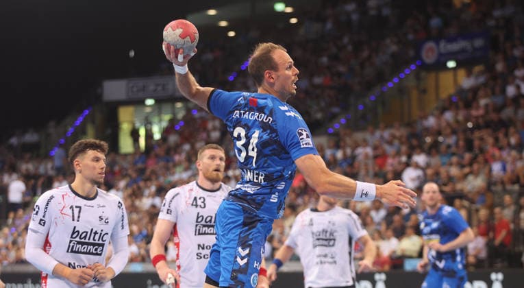 Stuttgart , Handball Daikin Bundesliga TVB Stuttgart vs SG Flensburg Handewitt , Kai Häfner TVB