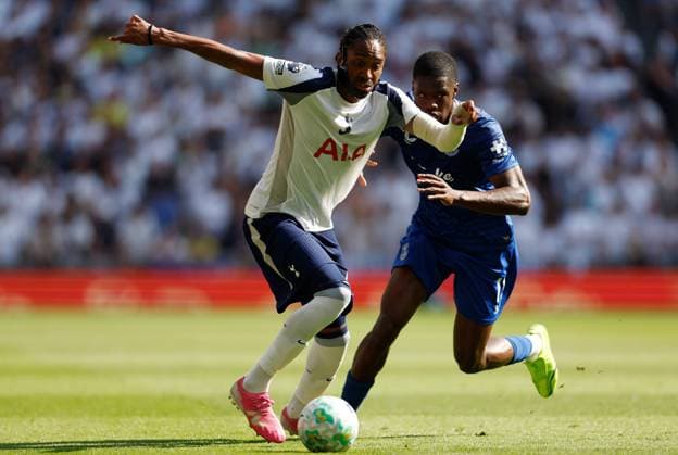 Djed Spence of Tottenham Hotspur takes the ball past Thierno Barry of Everton Tottenham Hotspur v Everton, Premier League, Football, Tottenham Hotspur Stadium, London, UK - 24 May 2026London Tottenham Hotspur Stadium United Kingdom EDITORIAL USE ONLY No use with unauthorised audio, video, data, fixture lists, club league logos or live services. Online in-match use limited to 120 images, no video emulation. No use in betting, games or single club league player publications.  Copyright: xWillxCooper Shutterstockx 16889865s