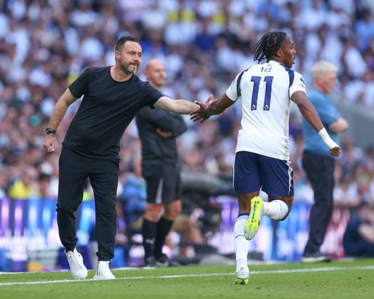 LONDON, ENGLAND - MAY 24: Head coach Roberto De Zerbi of Tottenham Hotspur high fives Mathys Tel during the Premier League match between Tottenham Hotspur and Everton at Tottenham Hotspur Stadium on May 24, 2026 in London, England.  Copyright: xJayxPatel SPPx Sportspressphoto_154080