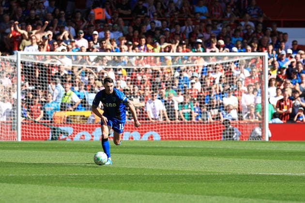 24th May 2026; The City Ground, Nottingham, England; Premier League Football, Nottingham Forest versus Bournemouth; Adam Smith of Bournemouth runs with the ball JeremyxGowersxCromie
