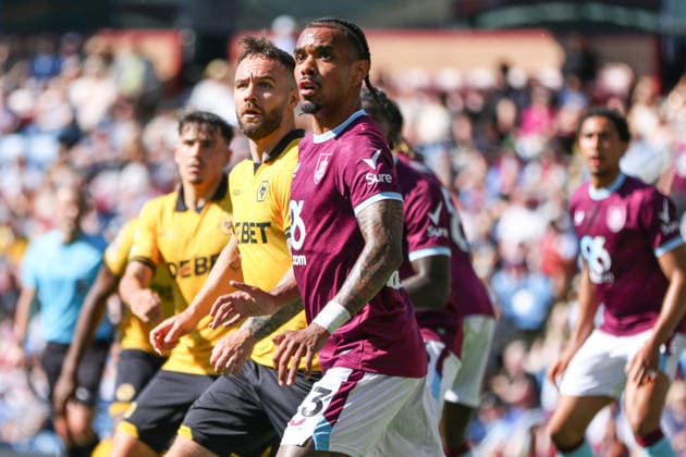 BURNLEY, ENGLAND - MAY 24: Lucas Pires of Burnley during the Premier League match between Burnley and Wolverhampton Wanderers at Turf Moor on May 24, 2026 in Burnley, England.  Copyright: xSeanxChandlerx xSPPx Sportspressphoto_154082