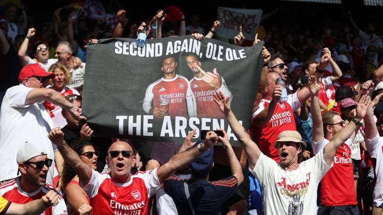Premier League - Crystal Palace FC v Arsenal FC LONDON, ENGLAND, MAY 24: Arsenal fans celebrate after winning the Premier League title during the Premier League match between Crystal Palace FC v Arsenal FC at Selhurst Park Stadium, London, England, on May 24. (Photo by Daniel Weir) London Selhurst Park Stadium England Copyright: xDanielxWeir SportsxPressxPhotox Sportspressphoto_154087