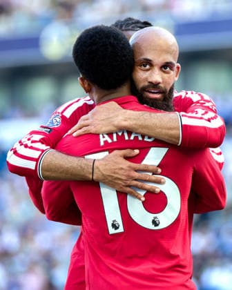 BRIGHTON, ENGLAND - MAY 24: Bryan Mbeumo of Manchester United, ManU celebrates his goal with Amad Diallo of Manchester United during the Premier League match between Brighton & Hove Albion and Manchester United at Amex Stadium on May 24, 2026 in Brighton, England.  Copyright: xPedroxPorru MBxMediax