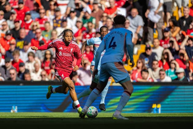 Football - FA Premier League - Liverpool FC v Brentford FC LIVERPOOL, ENGLAND - Sunday, May 24, 2026: Liverpool s Rio Ngumoha during the FA Premier League match between Liverpool FC and Brentford FC at Anfield. (Photo by David Rawcliffe Propaganda) LIVERPOOL Anfield MERSEYSIDE ENGLAND  Copyright: xDavidxRawcliffex P2026-05-24-Liverpool_Brentford-48