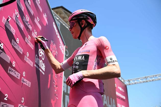 24-05-2026 Giro D italia; Tappa 15 Voghera - Milano; 2026, Visma - Lease A Bike; Vingegaard, Jonas; Voghera; 