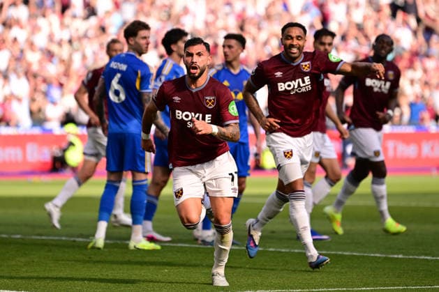 West Ham United v Leeds United, Premier League West Ham United forward Valentin Castellanos (11)celebrates his team s first goal during the Premier League match between West Ham United and Leeds United at the London Stadium, London, UK, on 24 May 2026. London London Stadium UK Editorial use only DataCo restrictions apply See www.football-dataco.com , Copyright: xPaulxBockingx PSI-24301-0052