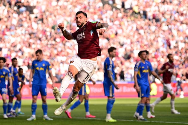 West Ham United v Leeds United, Premier League West Ham United forward Valentin Castellanos (11)celebrates his team s first goal during the Premier League match between West Ham United and Leeds United at the London Stadium, London, UK, on 24 May 2026. London London Stadium UK Editorial use only DataCo restrictions apply See www.football-dataco.com , Copyright: xPaulxBockingx PSI-24301-0059