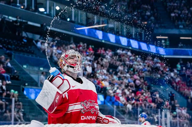 Sport Bilder des Tages FRIBOURG, SWITZERLAND - MAY 24: goalkeeper Mads Sogaard of Denmark during the 2026 IIHF Ice hockey, Eishockey World Championship, WM, Weltmeisterschaft Switzerland game between Denmark and Italy at BCF Arena on May 24, 2026 in Fribourg, Fribourg. Fribourg BCF Arena Fribourg Switzerland *** FRIBOURG, SWITZERLAND MAY 24 goalkeeper Mads Sogaard of Denmark during the 2026 IIHF Ice Hockey World Championship Switzerland game between Denmark and Italy at BCF Arena on May 24, 2026 in Fribourg, Fribourg Fribourg BCF Arena Fribourg Switzerland Copyright: xJustPictures.ch JarixPestelaccix jp-en-EuSpIm-JP6_JAR_Denmark_Italy_24May2026_00074